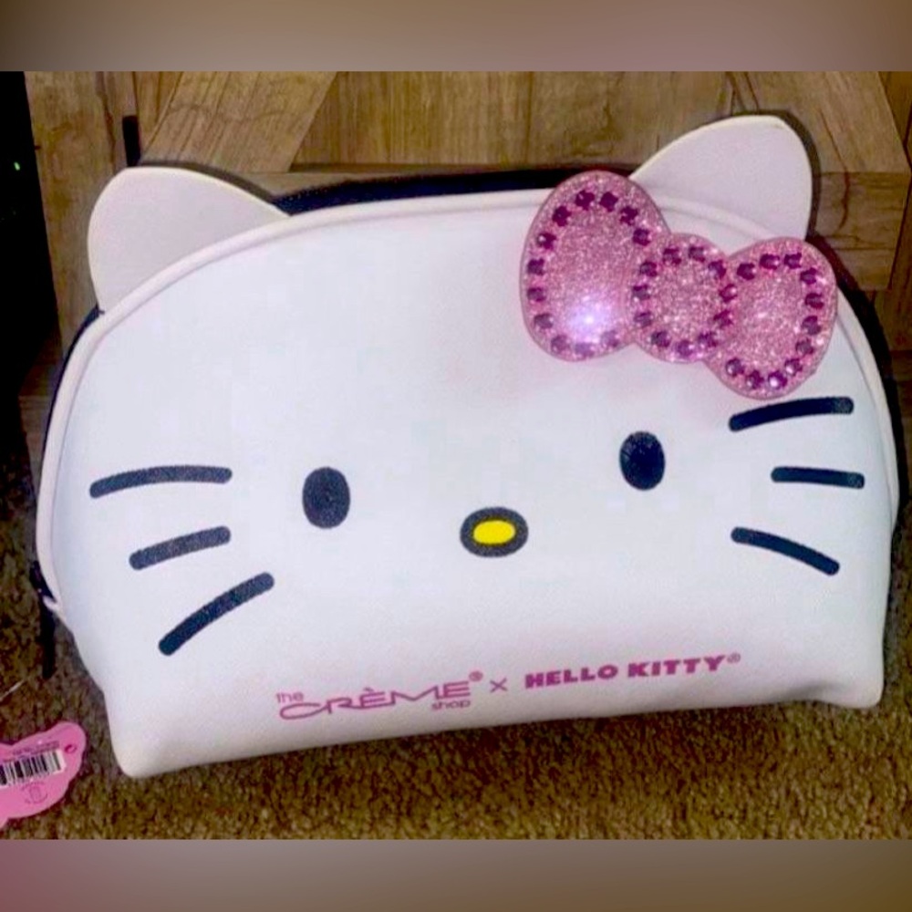Hello kitty crème shop make up bag